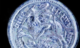 O matriță medievală cu Sfîntul Gheorghe a fost găsită întrun castel din Franța