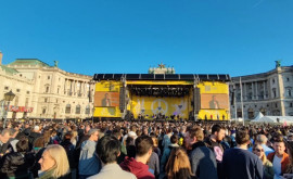 На благотворительном концерте в поддержку Украины приняло участие более 100 000 человек