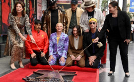 Red Hot Chili Peppers удостоены звезды на голливудской Аллее славы