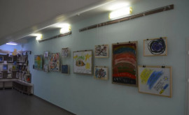 В столичной библиотеке открылась выставка рисунков украинских детейбеженцев