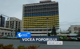 Что думают граждане о покраске в те или иные цвета гостиницы Național
