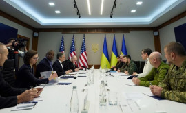 CNN Strategia lui Biden privind Rusia sa schimbat după vizita în Ucraina a șefilor Departamentului de stat și al Pentagonului 