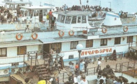 O privire în trecut Vaporul de pasageri Luceafărul la debarcaderul din Bender începutul anilor 1980