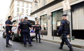 В центре Парижа произошло вооруженное ограбление ювелирного магазина известного бренда