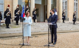 Maia Sandu la felicitat pe Emmanuel Macron