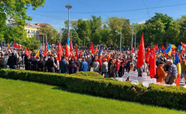 Marșul Victoriei din Chișinău Tot mai mulți oameni se adună în inima capitalei 