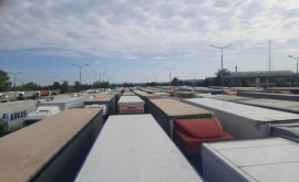 Десятки грузовиков заблокированы на молдавскорумынской таможне