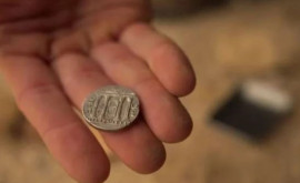 Monedă cu o vechime de circa 1900 de ani descoperită de arheologii israelieni