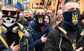 POLITICO США согласны с тем что в Украине полно неонацистов