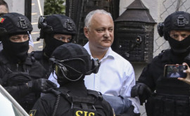 Curtea de Apel Chișinău decide marți dacă menține arestul la domiciliu al lui Igor Dodon