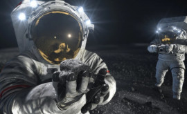 NASA a semnat contracte cu două companii pentru realizarea viitoarelor combinezoane pentru misiunea pe Lună