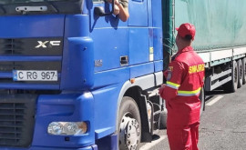 Șoferii camioanelor care staționează la vamă vor beneficia de asistență medicală