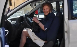 O italiancă de 100 de ani şia reînnoit permisul de conducere