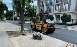 Завершается ремонт столичной улицы Александра Бернардацци 