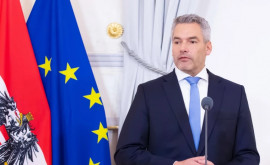 Канцлер Австрии Статус кандидата на членство в ЕС Украина должна получить только с Молдовой 