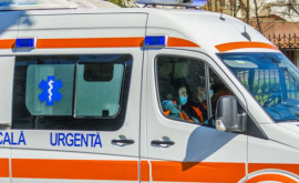 A tras întro ambulanță în plin trafic Un bărbat din capitală reținut de polițiști