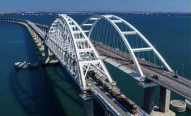 Ucraina ar putea lovi podul de 18 km ce leagă Crimeea de Rusia