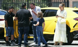 Fiul lui Ben Affleck în vîrstă de 10 ani a intrat cu un Lamborghini întrun BMW
