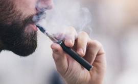 Bruxellesul propune interzicerea aromelor folosite în ţigările electronice pentru a frâna vapingul