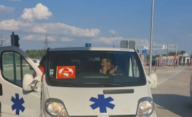 Palanca Coridor Verde pentru un echipaj medical care transporta o ucraineancă