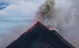 В Исландии начал извергаться вулкан возле главного аэропорта страны