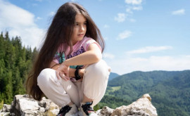 Восьмилетняя девочка из Румынии выпустила дебютную песню