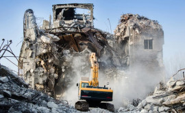 Anual din demolările clădirilor se adună peste 80 mii de tone de deșeuri aruncate la groapa de gunoi 