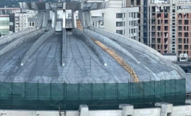 Au început lucrările de reparație a acoperișului Circului din capitală