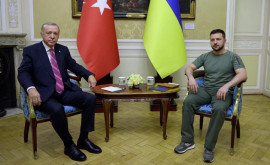 Erdogan ia propus lui Zelenski să organizeze o întîlnire cu Putin
