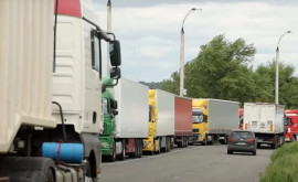 Trafic sporit de camioane cu marfă la ieșirea din țară