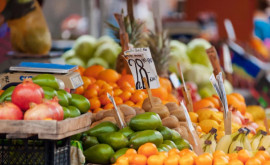 Prețurile la Piața Centrală Cît costă fructele legumele și ouăle