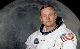 10 ani de la moartea lui Neil Armstrong primul om care a păşit pe Lună 