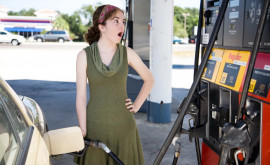 În Moldova motorina continuă să se scumpească în timp ce benzina devine mai ieftină