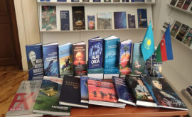 Посольство Казахстана в Молдове передало в дар Национальной библиотеке партию книг