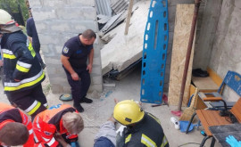 В Криулянском районе спасатели извлекли изпод бетонной плиты мужчину