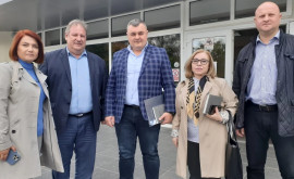 Parlamentari în vizită inopinată la Centrul de plasament pentru persoane vîrstnice din Chişinău