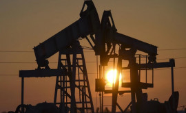Prețurile mondiale ale petrolului sunt în scădere