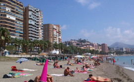 Spania Localnicii din Malaga au îmbrăcat din nou costumele de baie