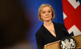 Parlamentarii partidului Truss iau cerut oficial să demisioneze din funcția de primministru britanic