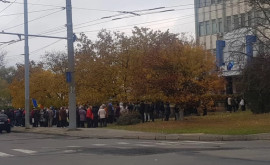 Protest în fața companiei Teleradio Moldova
