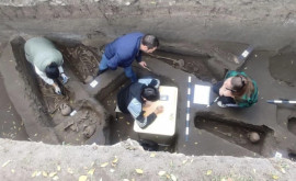 Археологи Молдовы и Румынии обнаружили в Кишиневе несколько гробниц XVI века 