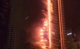 Incendiu puternic la un zgîrienori din Dubai aflat lîngă Burj Khalifa