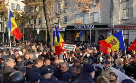 Un nou protest al Partidului Șor la Procuratură Ce spune poliția