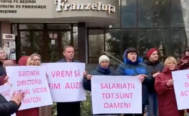 Un nou protest la Franzeluța Fostul director aplaudat de angajați
