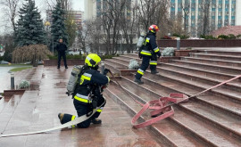 Пожарные прибыли к зданию Президентуры Что произошло