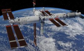 Космонавты Китая вернулись на Землю после миссии во время которой наблюдали за строительством новой космической станции