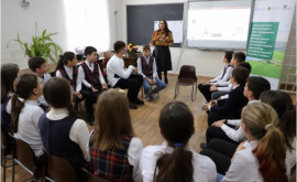 În şcoli din Orhei şi Rezina au fost organizate ore dedicate protejării solului