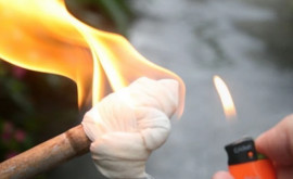 O femeie sa ales cu arsuri după ce a încercat să facă focul în sobă cu benzină