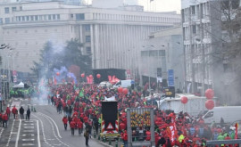 В Брюсселе митингующие требуют защиты от высоких цен и инфляции 