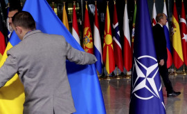 Macron consideră că aderarea Ucrainei la NATO este puțin probabilă